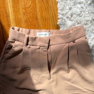 Abercrombie & Fitch Tan Wide Leg Pants 25 regular.